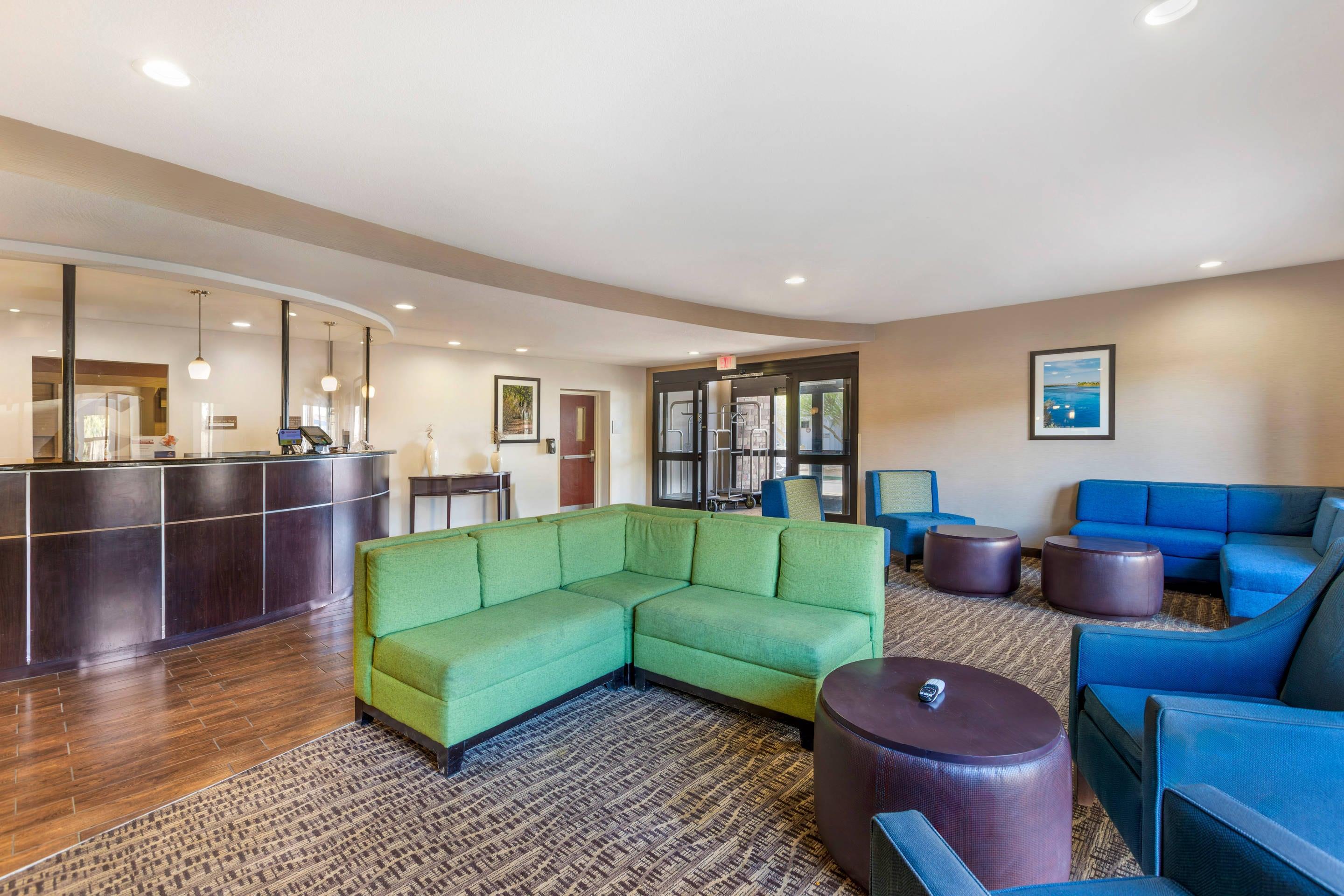 Hotel lobby | Comfort Suites Blythe
