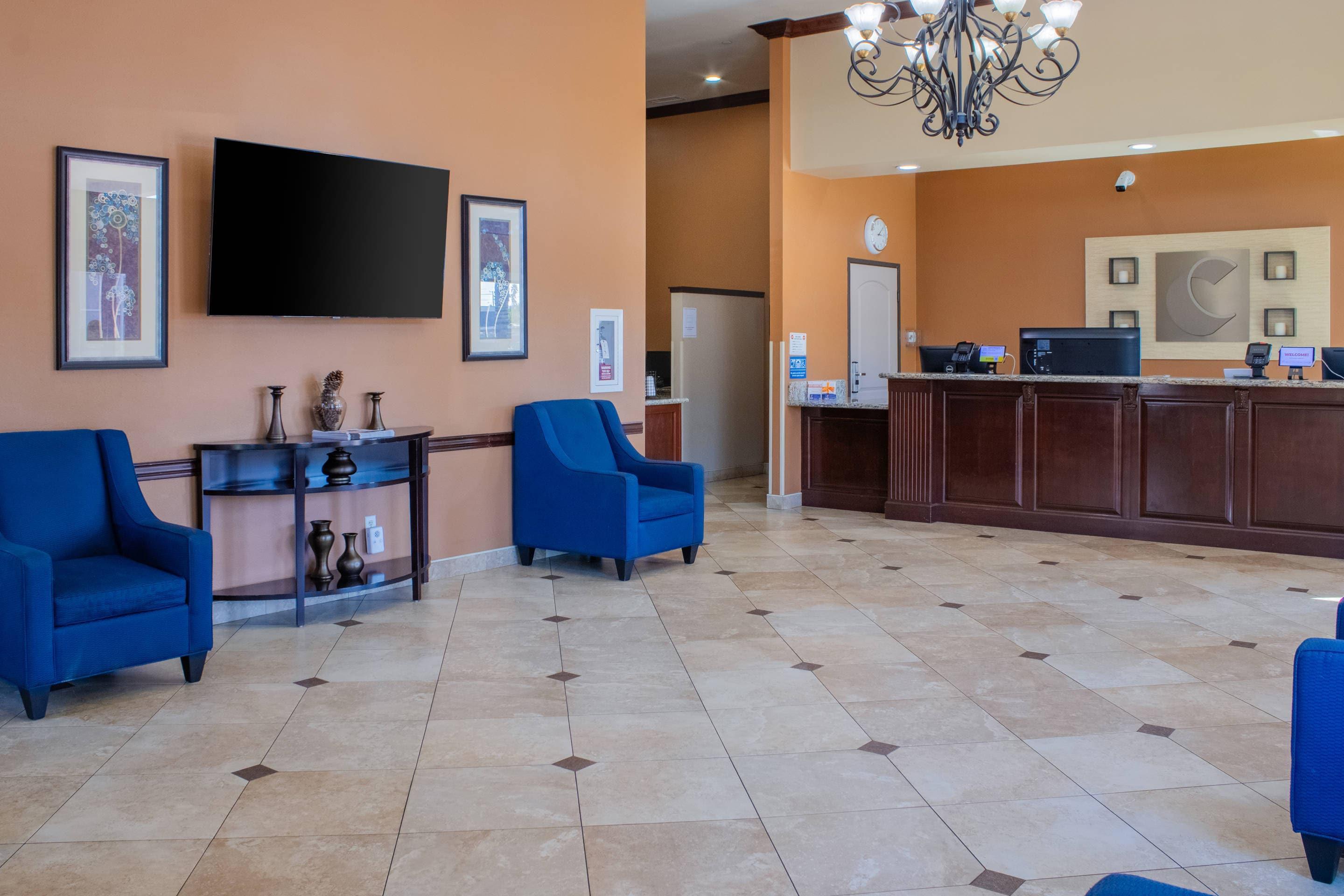 Front desk | Comfort Inn And Suites Colton