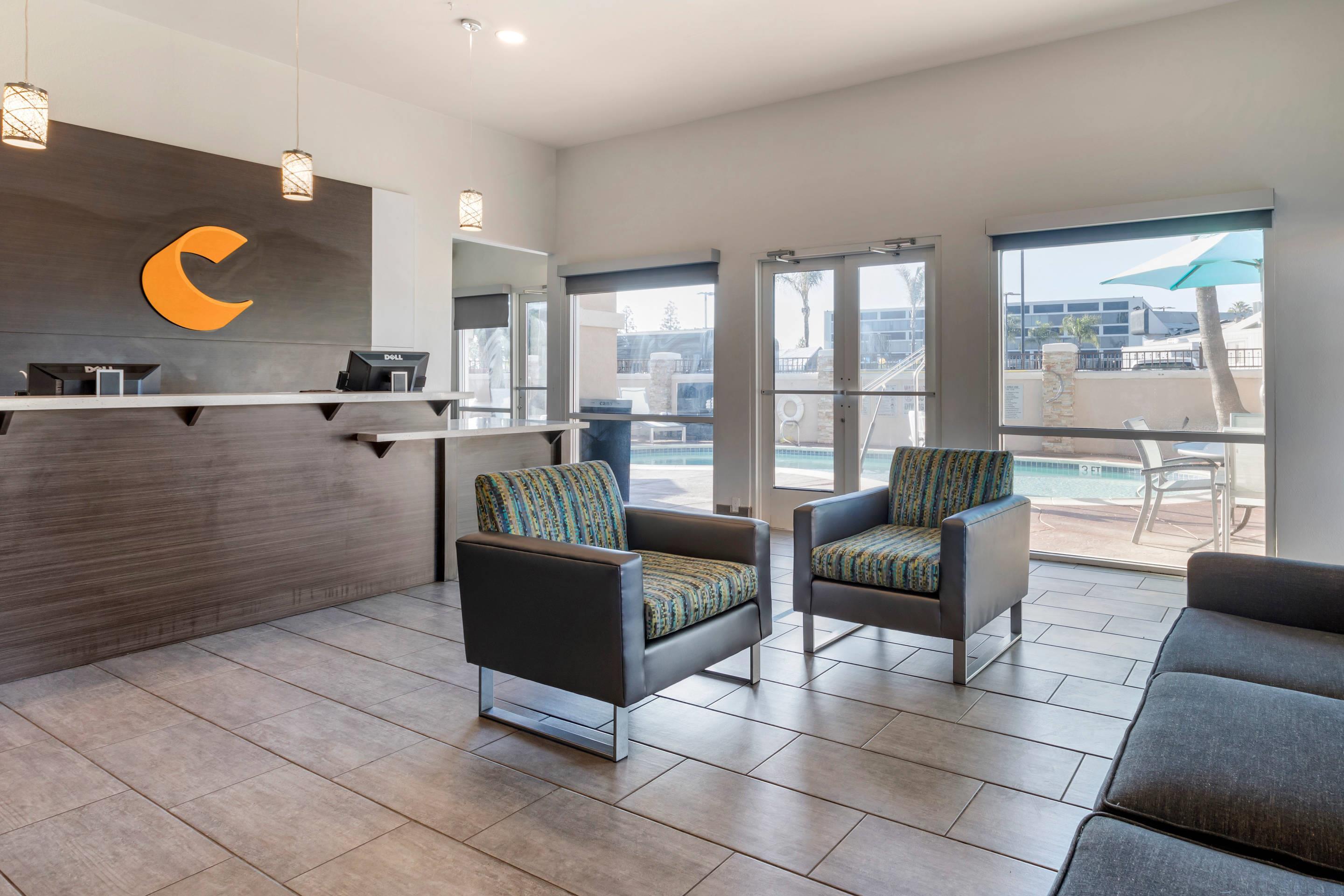 Front desk | Comfort Inn San Diego Miramar