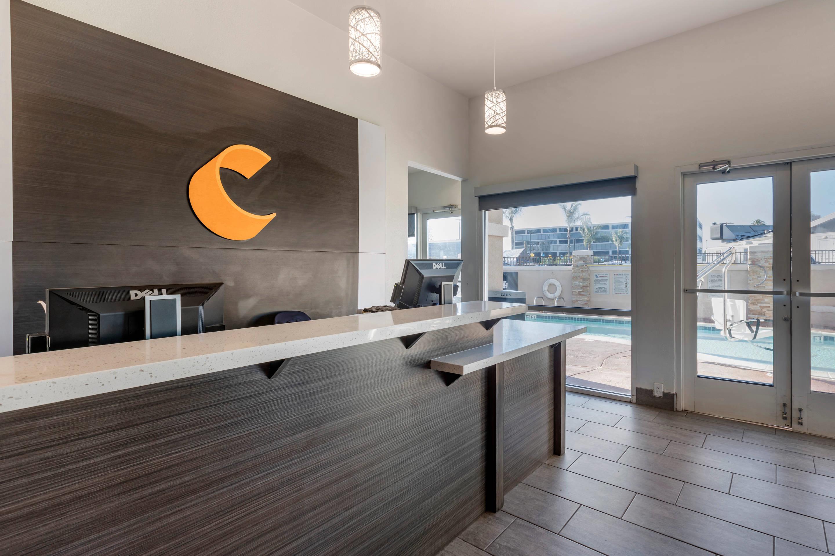 Front desk | Comfort Inn San Diego Miramar