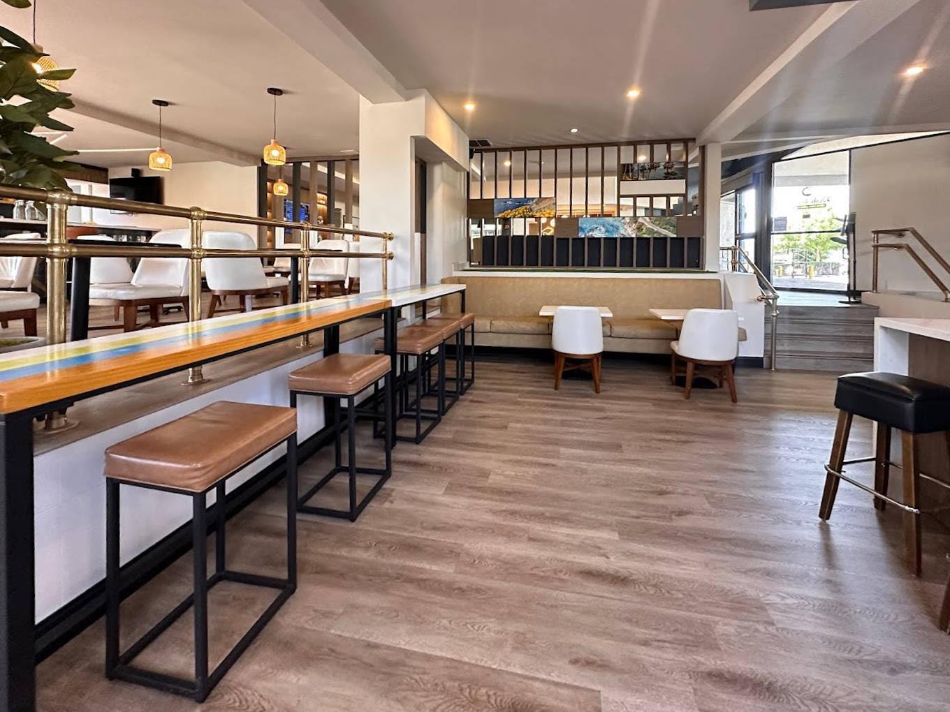 On-site restaurant | Comfort Inn & Suites Irvine Spectrum