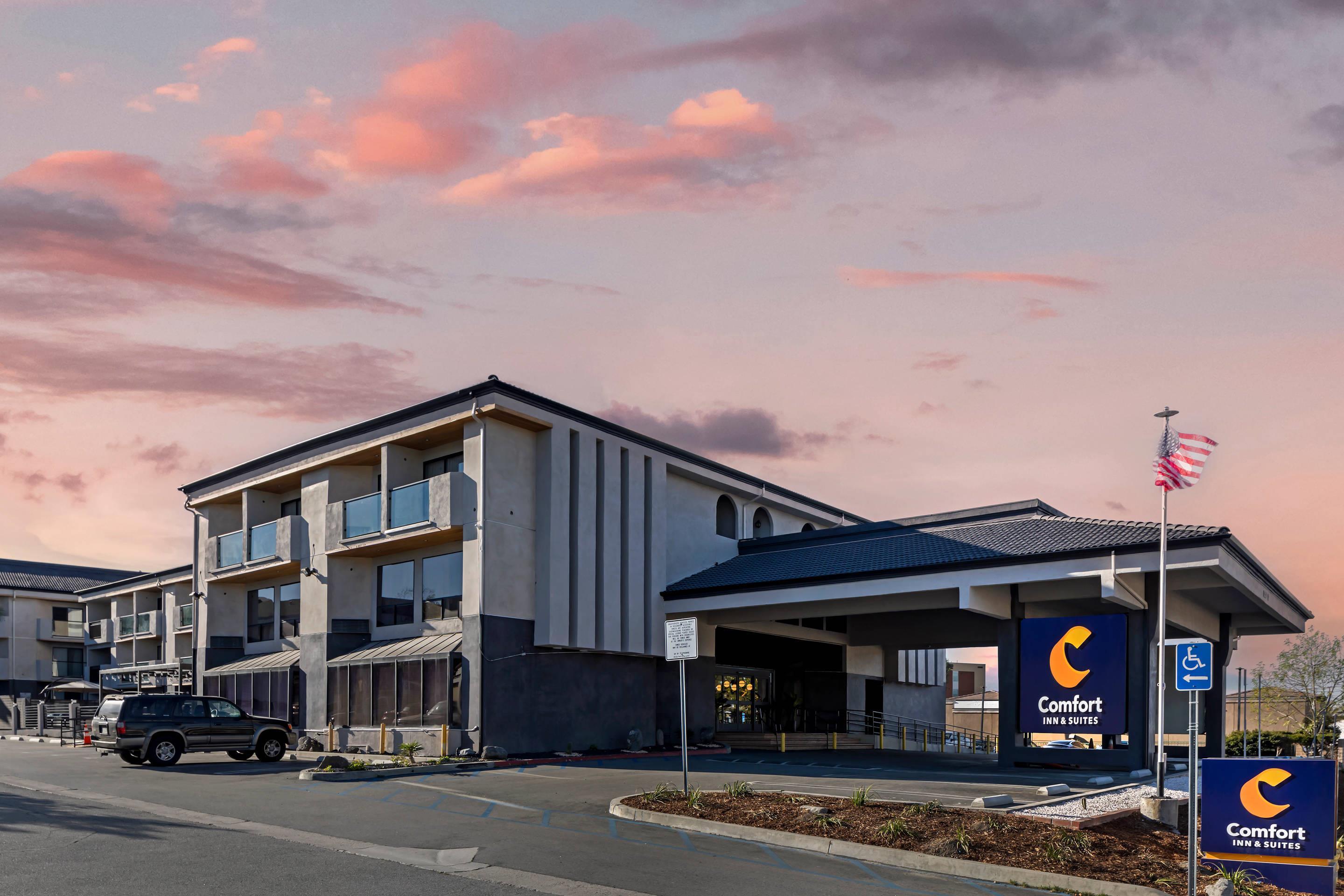 Twilight | Comfort Inn & Suites Irvine Spectrum