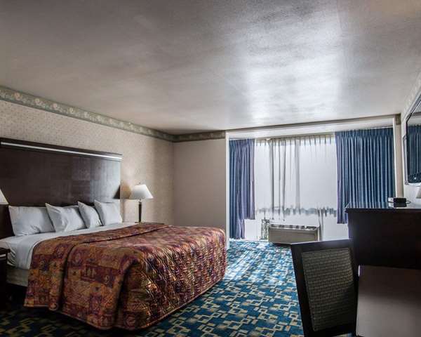  - Rodeway Inn Oceanside - I-5, Exits 54A & 54B