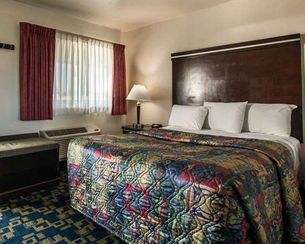  - Rodeway Inn Oceanside - I-5, Exits 54A & 54B