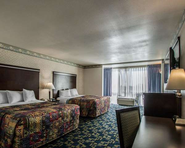  - Rodeway Inn Oceanside - I-5, Exits 54A & 54B