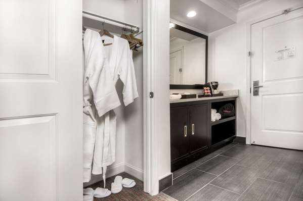  - Aggie Inn Davis - I-80, Exit 72