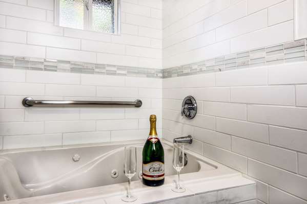 Suite - Aggie Inn Davis - I-80, Exit 72