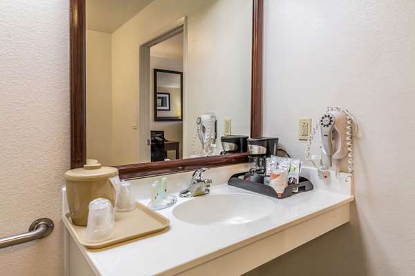  - Quality Inn North Fresno