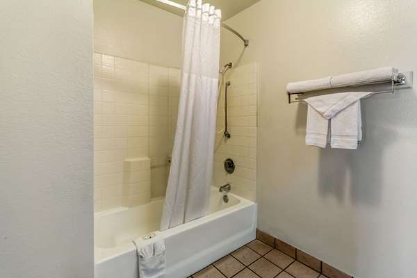  - Quality Inn North Fresno