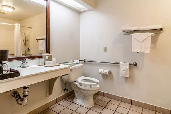  - Quality Inn North Fresno