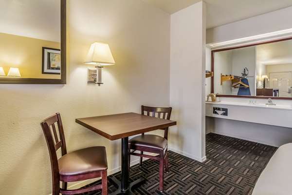  - Quality Inn North Fresno