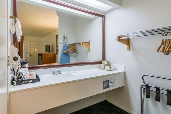  - Quality Inn North Fresno