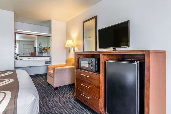  - Quality Inn North Fresno