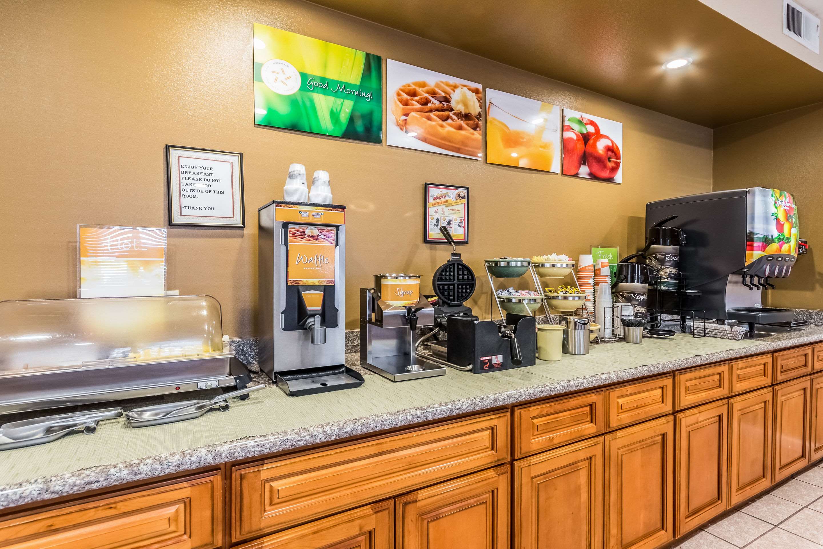 Free breakfast | Quality Inn Fresno Near University