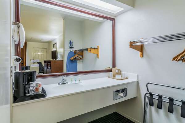  - Quality Inn North Fresno