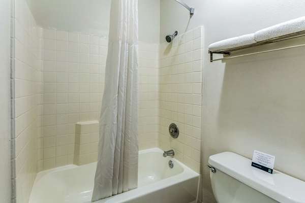  - Quality Inn North Fresno