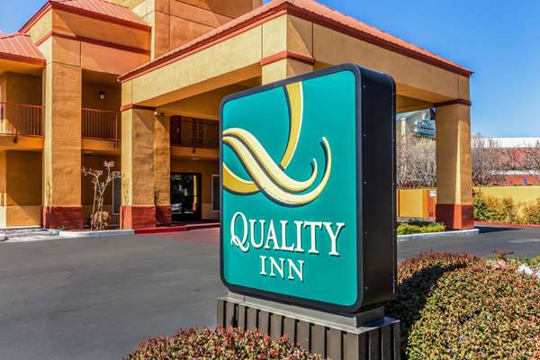 Exterior view - Quality Inn North Fresno