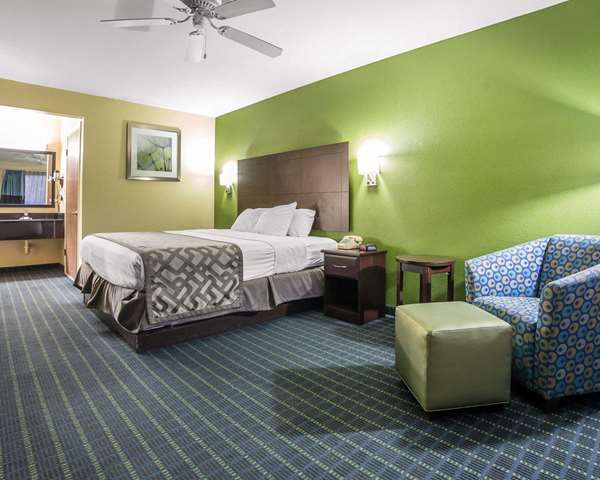  - Rodeway Inn & Suites Needles - I-40, Exit 142