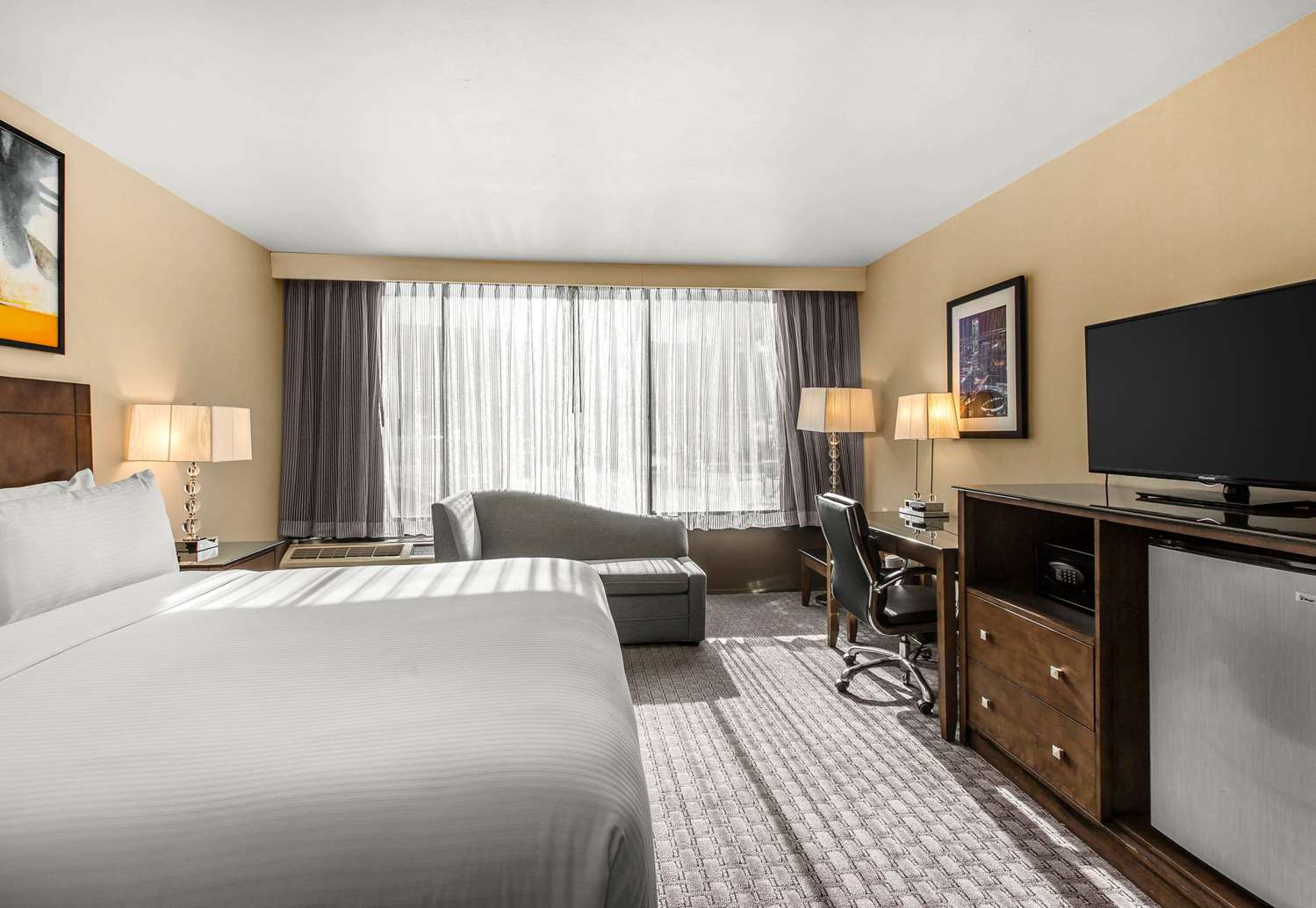 The Hills Hotel Laguna Hills, CA See Discounts