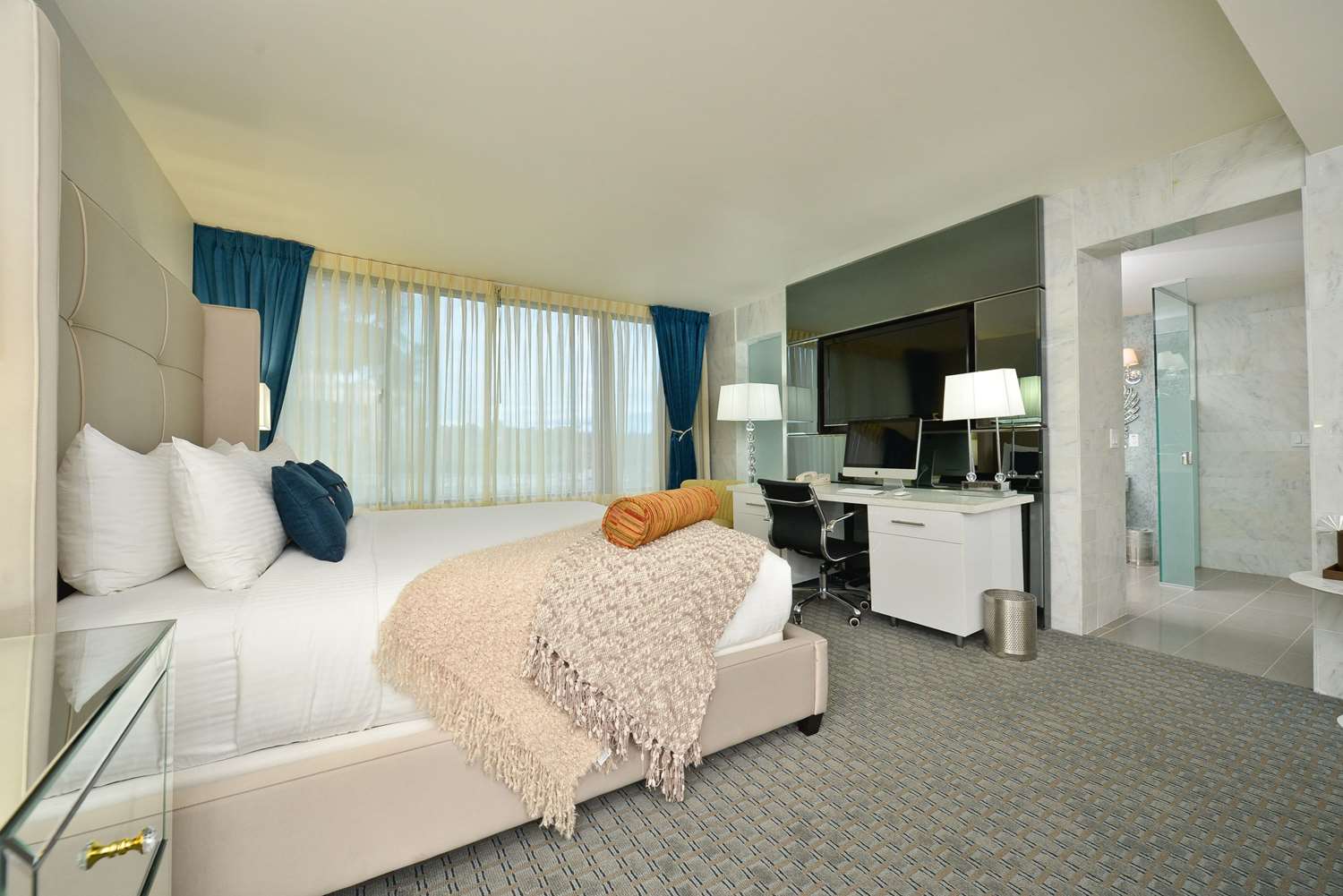 The Hills Hotel Laguna Hills, CA See Discounts