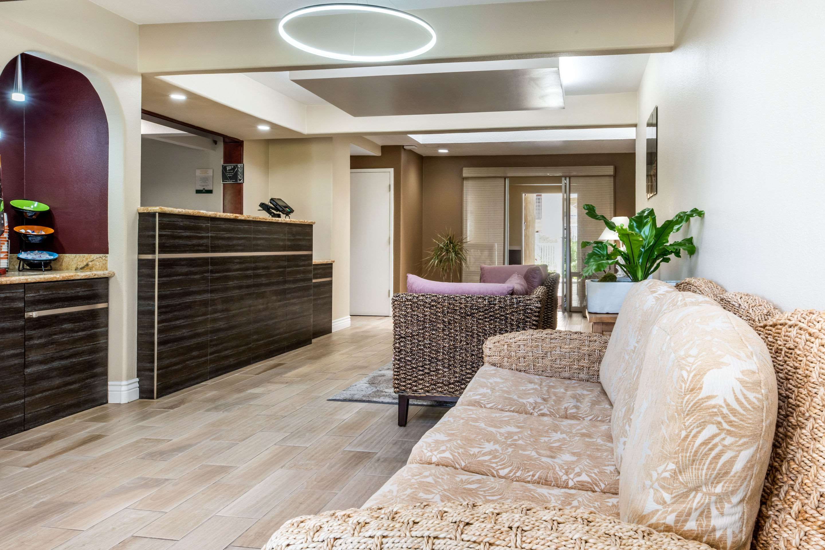 Lobby with sitting area | Quality Inn & Suites Capitola
