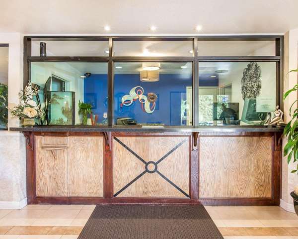  - Rodeway Inn & Suites Colton