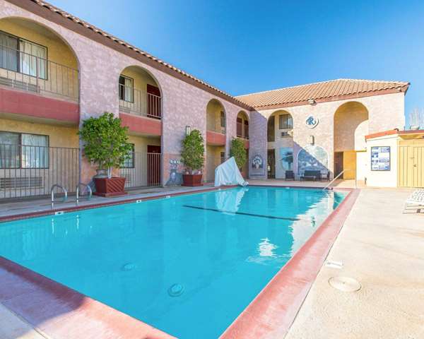 Pool - Rodeway Inn & Suites Colton