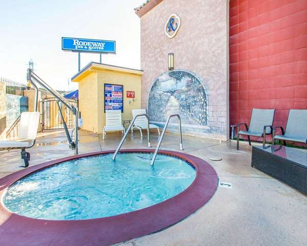 Pool - Rodeway Inn & Suites Colton
