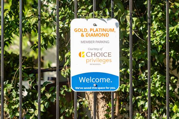  - Rodeway Inn & Suites Colton