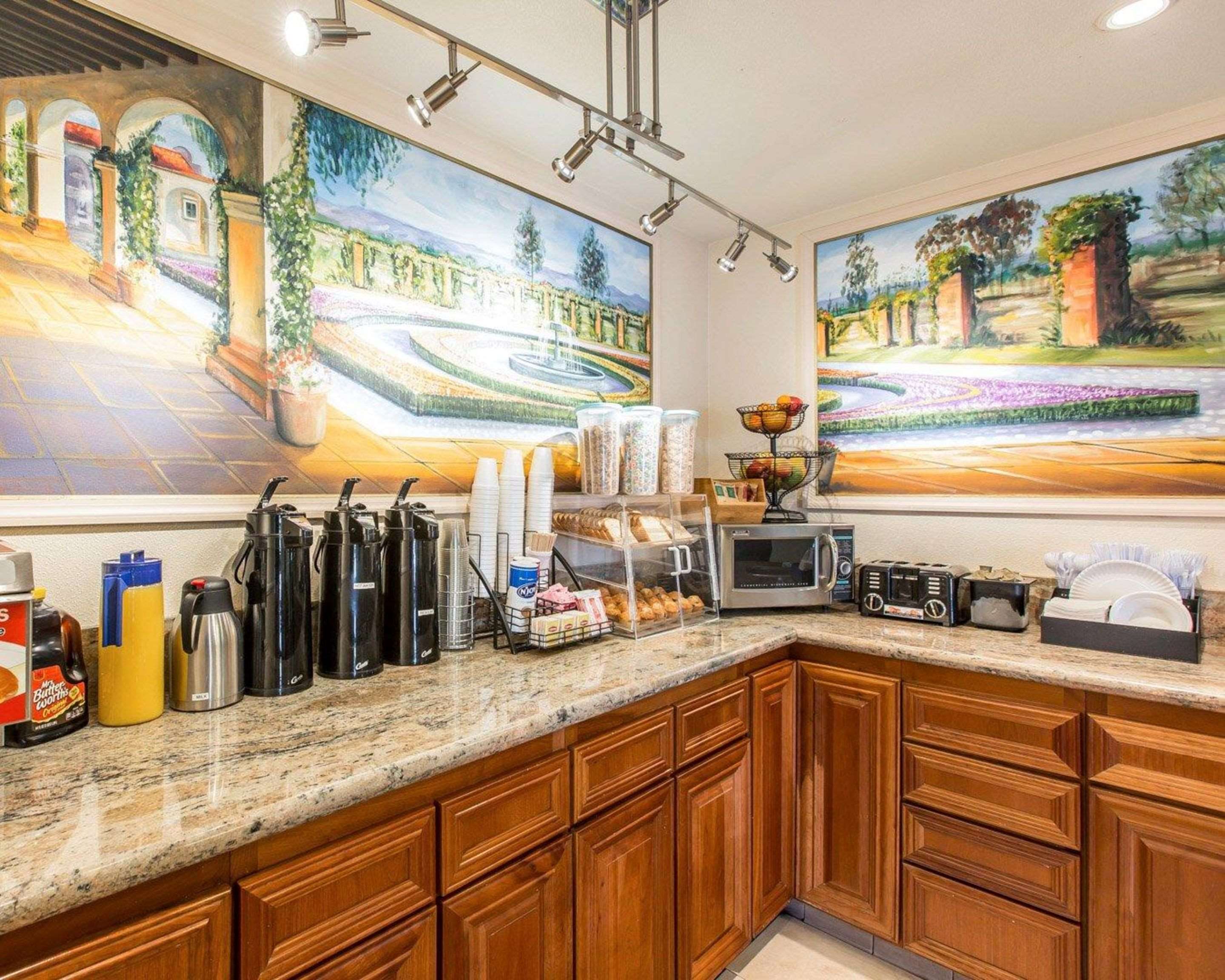 Breakfast counter