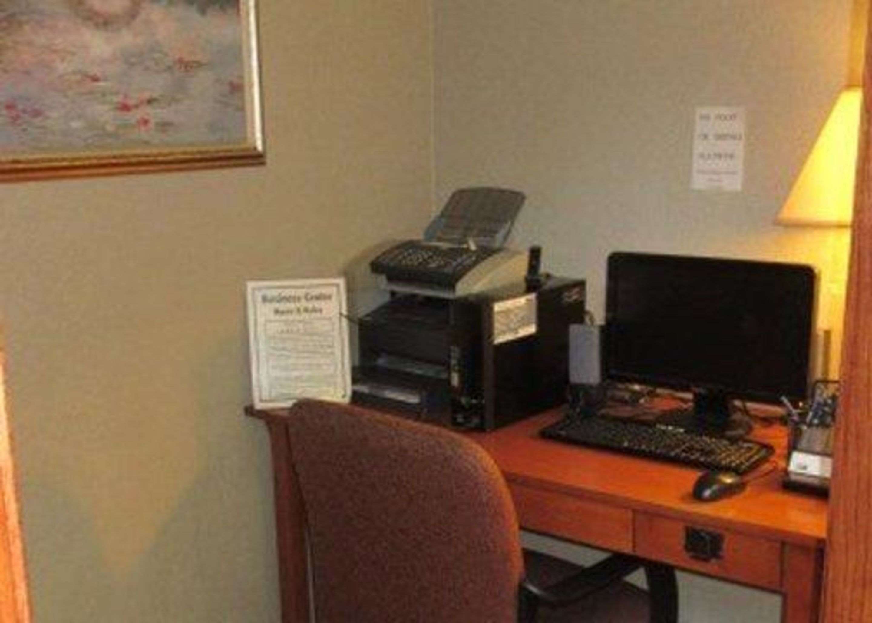 Business center | Quality Inn Santa Nella on I-5