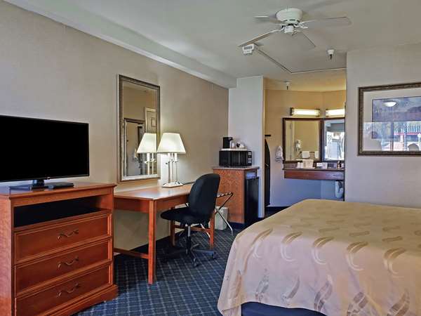  - Quality Inn Santa Nella - I-5, Exit 407