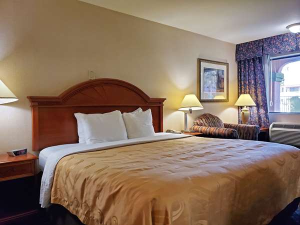  - Quality Inn Santa Nella - I-5, Exit 407