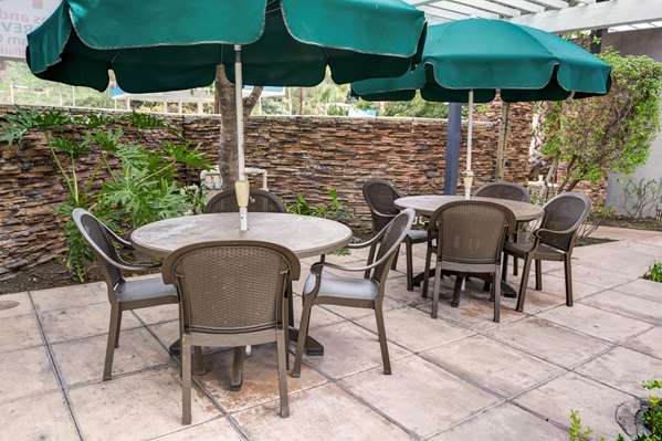  - Tilt Hotel Universal Los Angeles