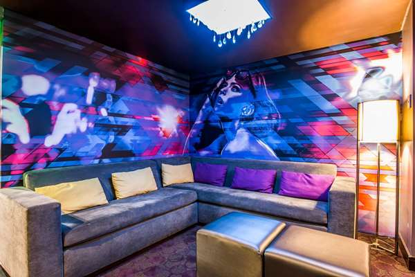  - Tilt Hotel Universal Los Angeles