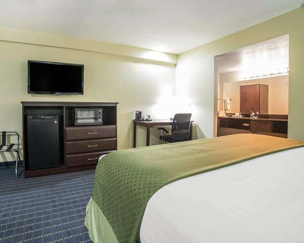  - Quality Inn Needles - I-40, Exit 142