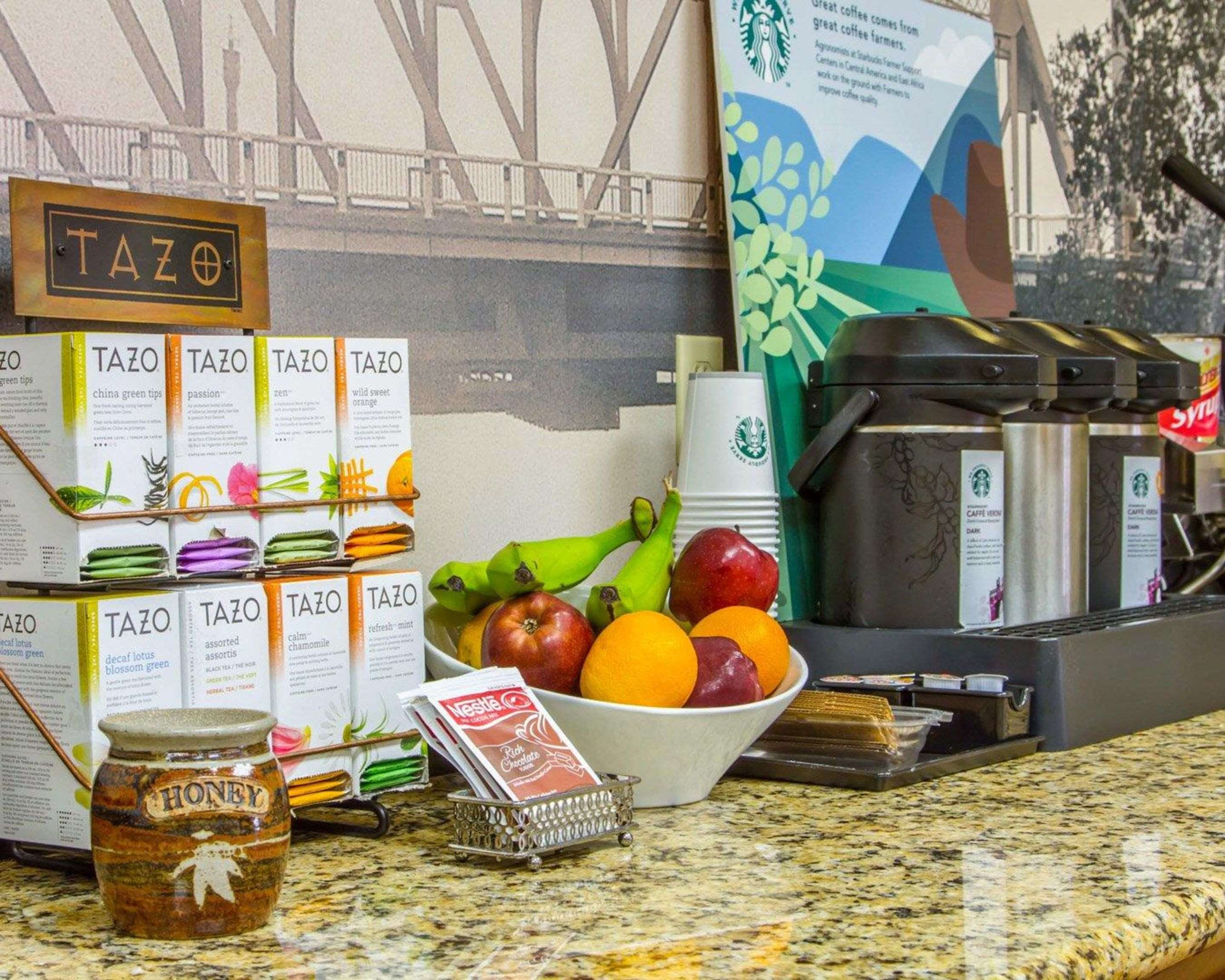 Free breakfast | Hotel Med Park, Ascend Hotel Collection