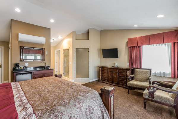 Suite - Econo Lodge Lake Elsinore - I-15, Exit 73