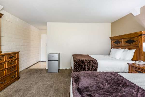  - Econo Lodge Lake Elsinore - I-15, Exit 73
