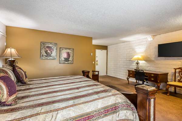  - Econo Lodge Lake Elsinore - I-15, Exit 73
