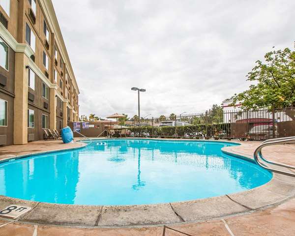 Pool - Comfort Inn & Suites Chula Vista - I-805, Exits 7 & 7C