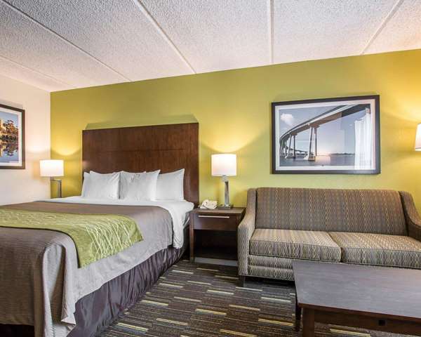  - Comfort Inn & Suites Chula Vista - I-805, Exits 7 & 7C