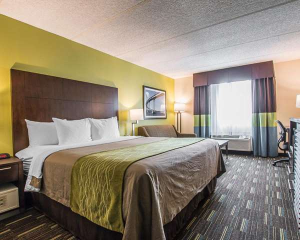  - Comfort Inn & Suites Chula Vista - I-805, Exits 7 & 7C