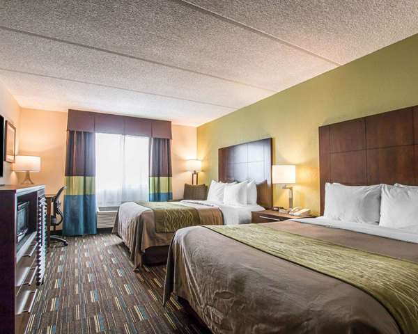  - Comfort Inn & Suites Chula Vista - I-805, Exits 7 & 7C