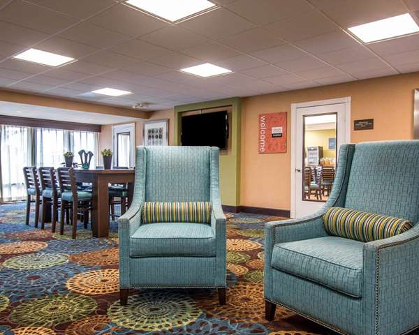  - Comfort Inn & Suites Chula Vista - I-805, Exits 7 & 7C