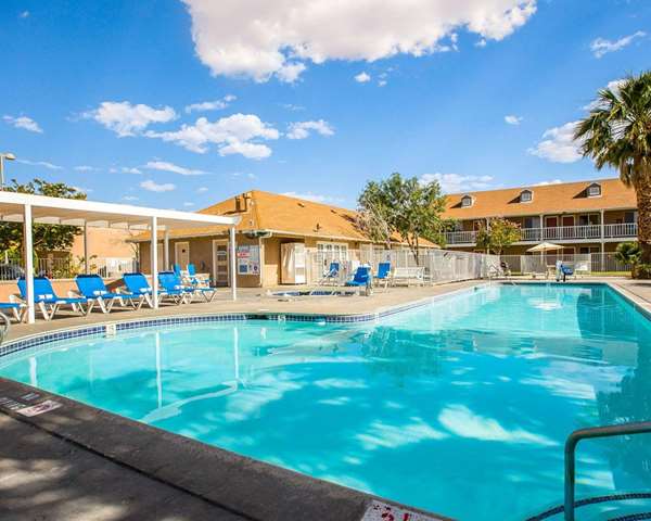 Pool - Clarion Inn Ridgecrest