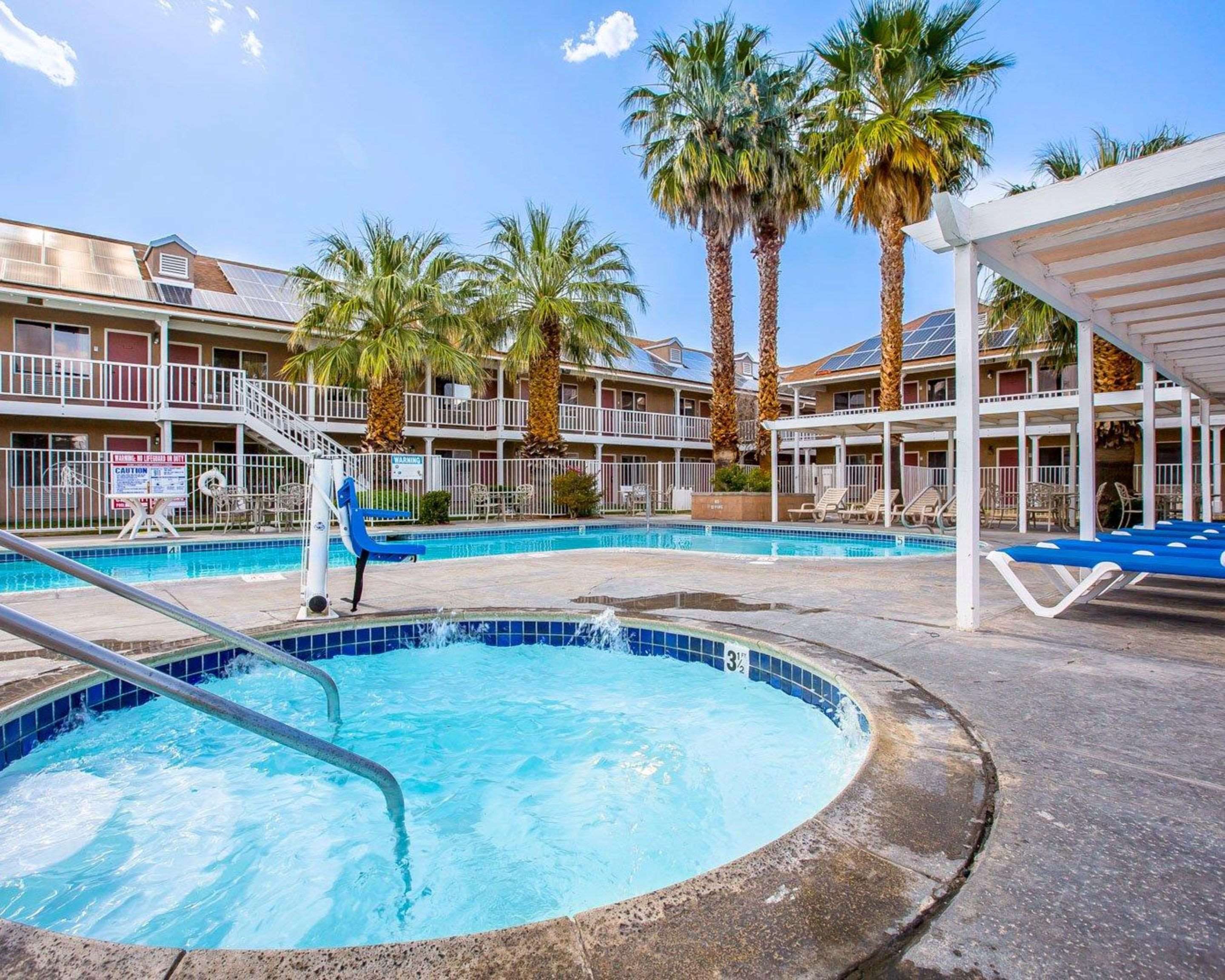 Outdoor pool with hot tub