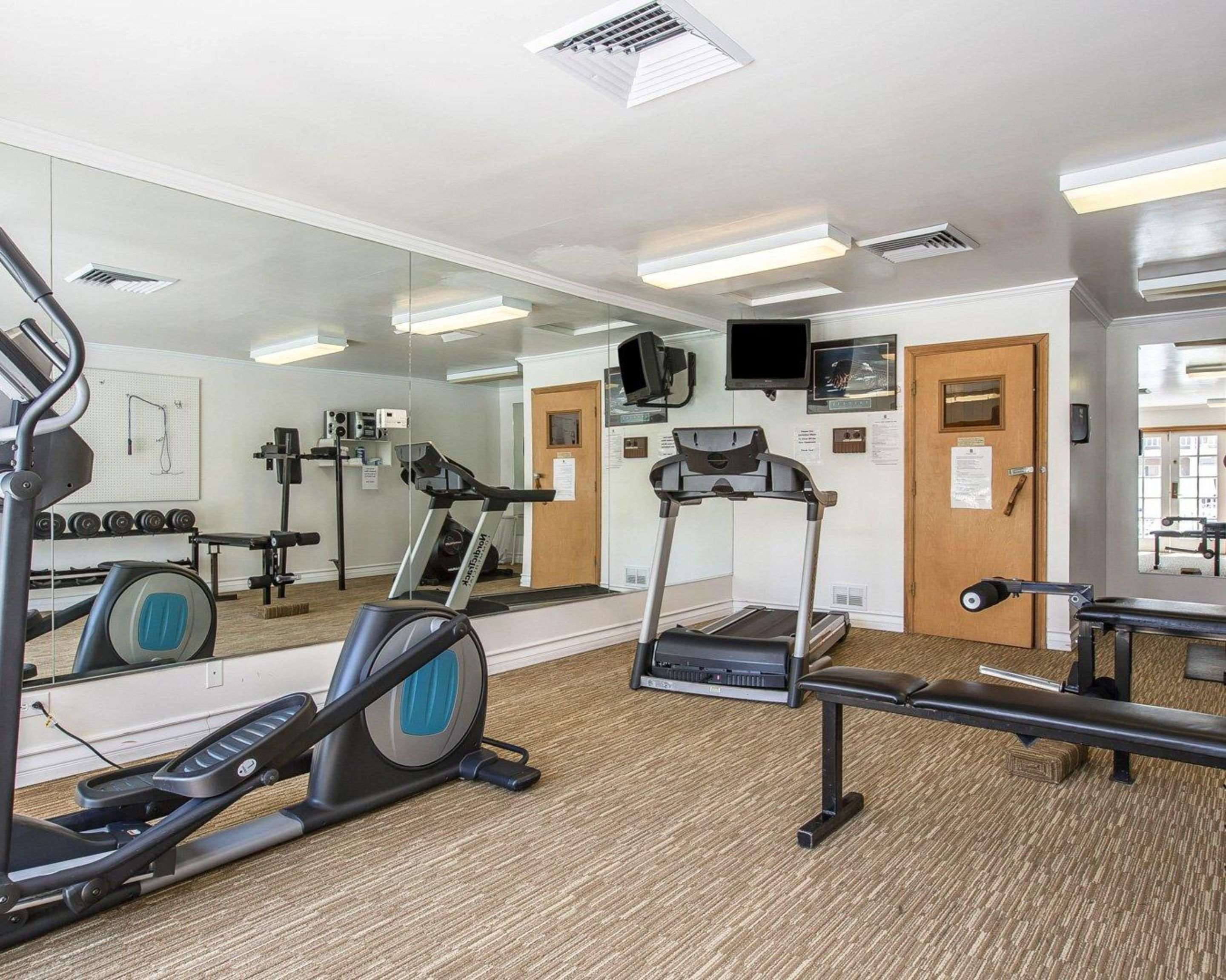 Exercise room with television