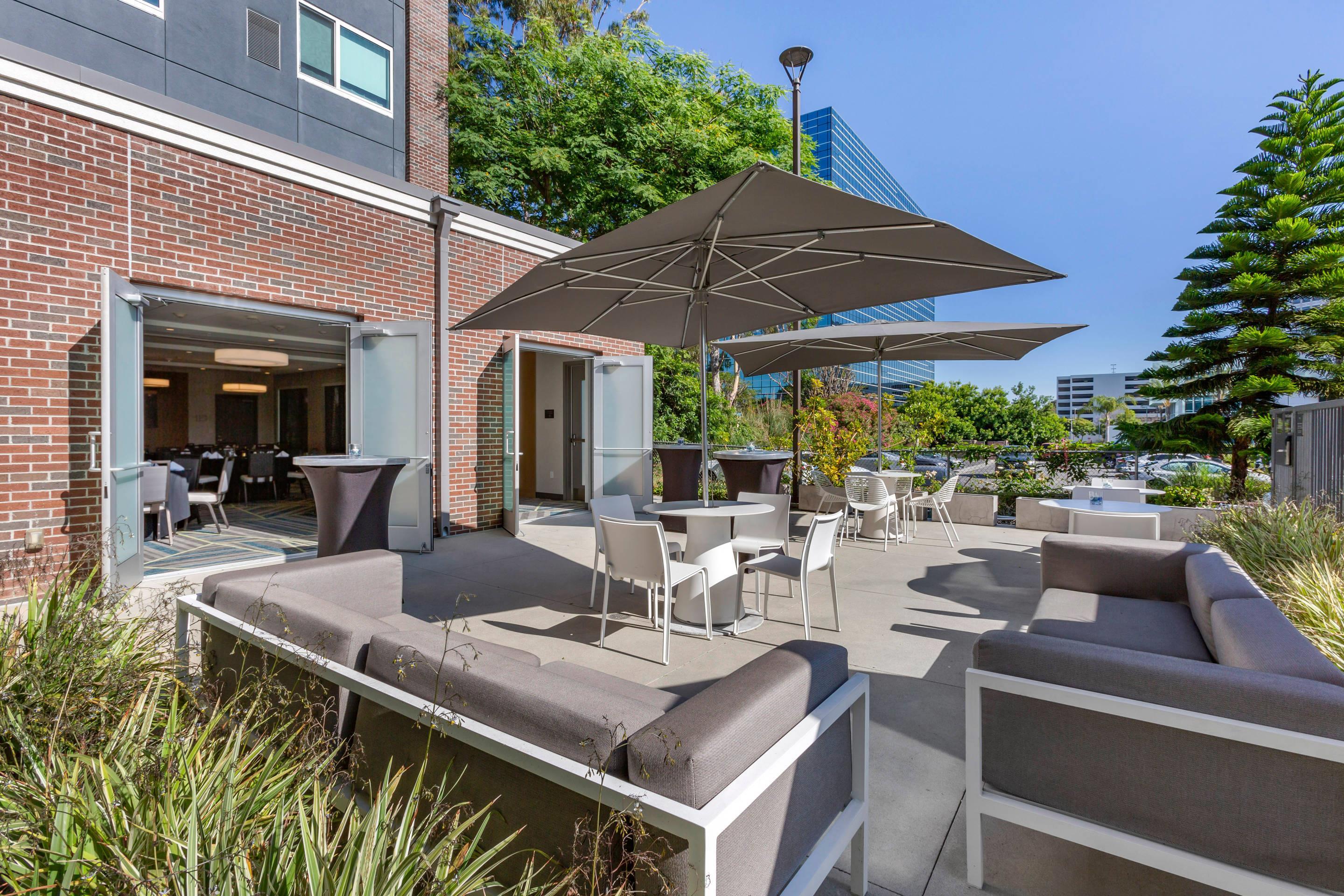 Outdoor Event Space | Cambria Hotel LAX