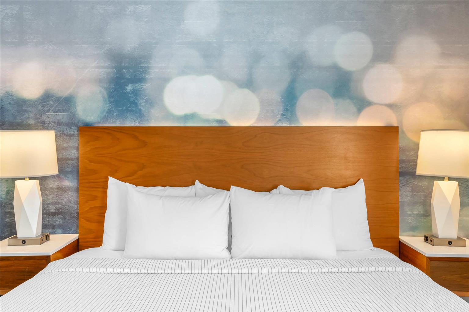 CAMBRIA HOTEL LAX-guestroom-Guest Room,On-Site.jpg